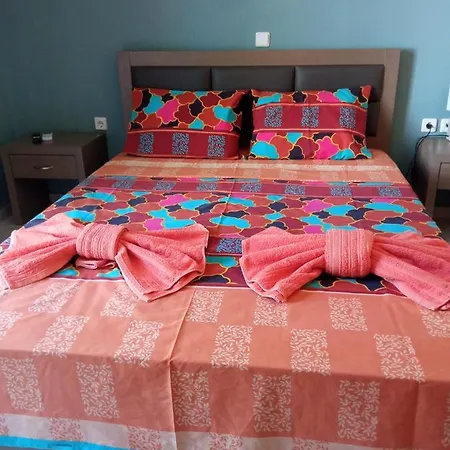Teo's House 2 * קאלאבאקה